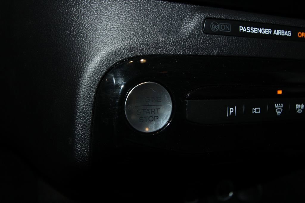 Used 2025 Ford Escape ST-Line Elite w/ Premium Technology Package AWD/4WD image 16