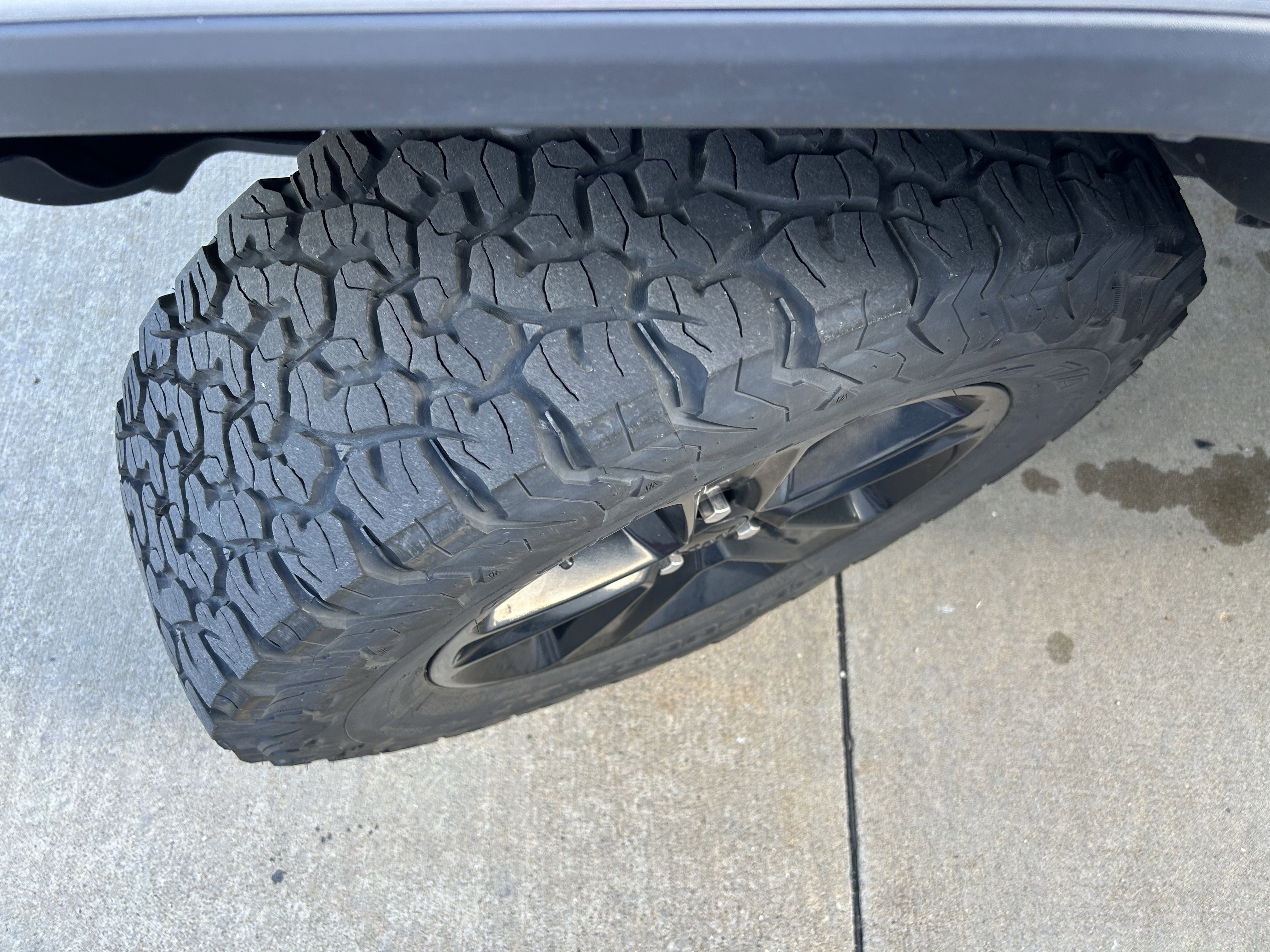 Used 2019 Jeep Wrangler Unlimited Sahara w/ Uconnect 4C Nav & Sound Group image 10