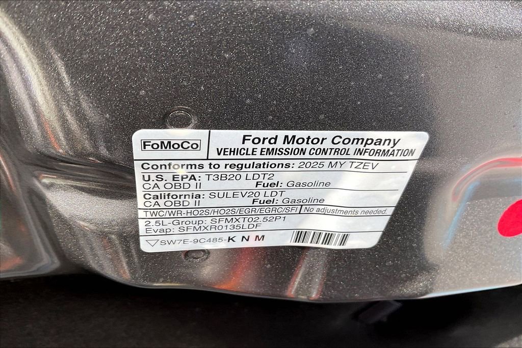 Used 2025 Ford Escape SE image 29