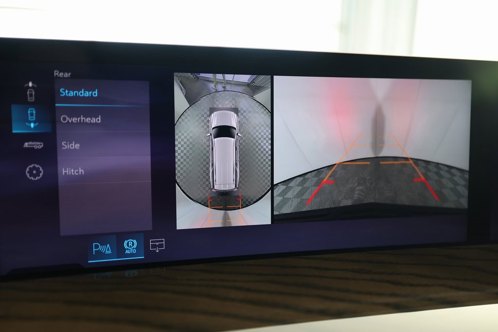 Used 2026 Cadillac Escalade ESV Platinum Luxury w/ LPO, Floor Liner Package image 37