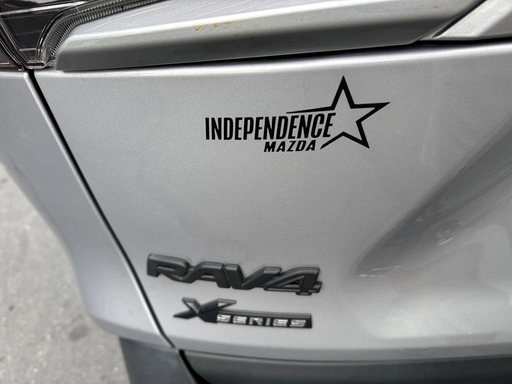 Used 2022 Toyota RAV4 LE image 27