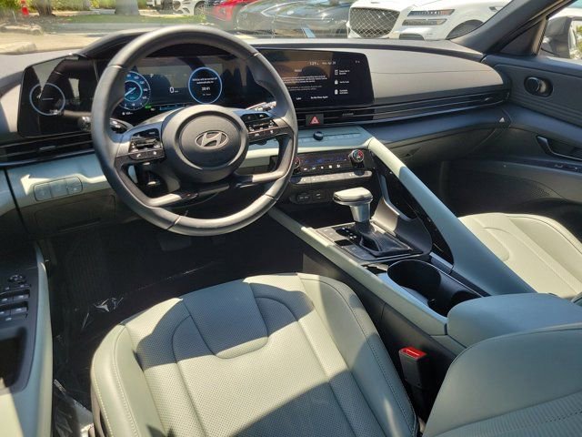 Certified 2025 Hyundai Elantra Limited image 10