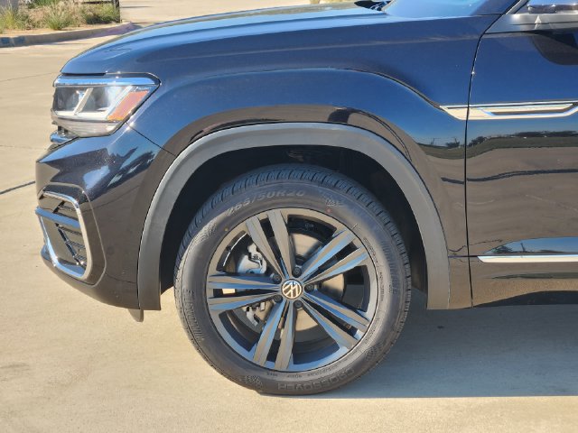 Used 2020 Volkswagen Atlas Cross Sport SE w/ Panoramic Sunroof Package FWD image 8