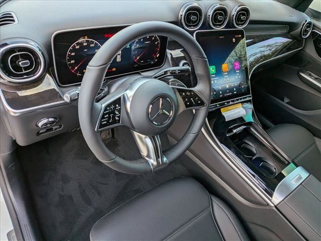 Used 2026 Mercedes-Benz GLC 300 image 3