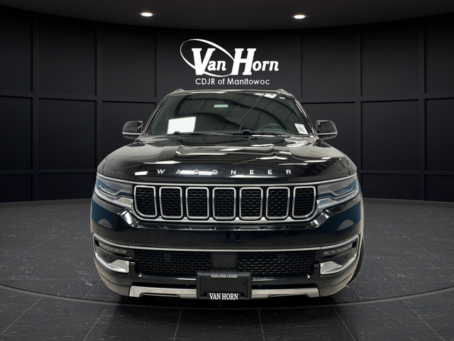 Used 2022 Jeep Wagoneer Series III AWD/4WD image 2