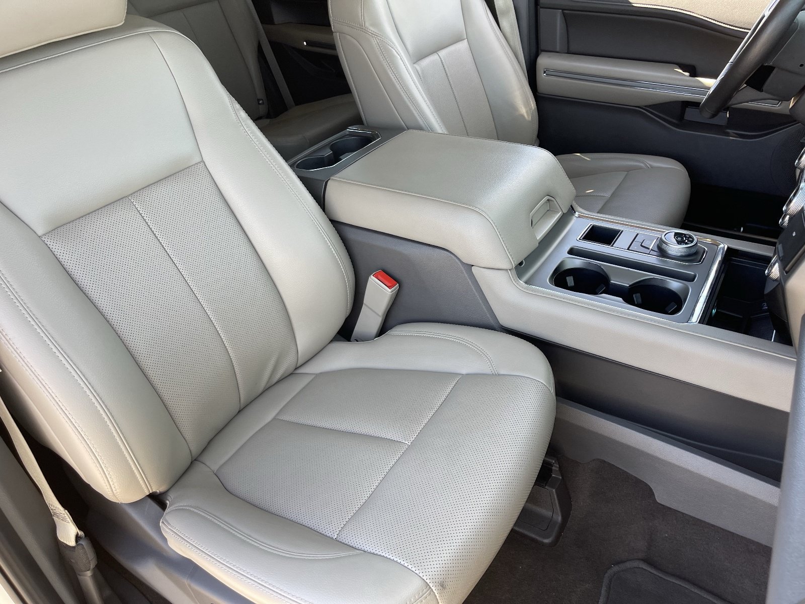 Used 2021 Ford Expedition XLT RWD image 14