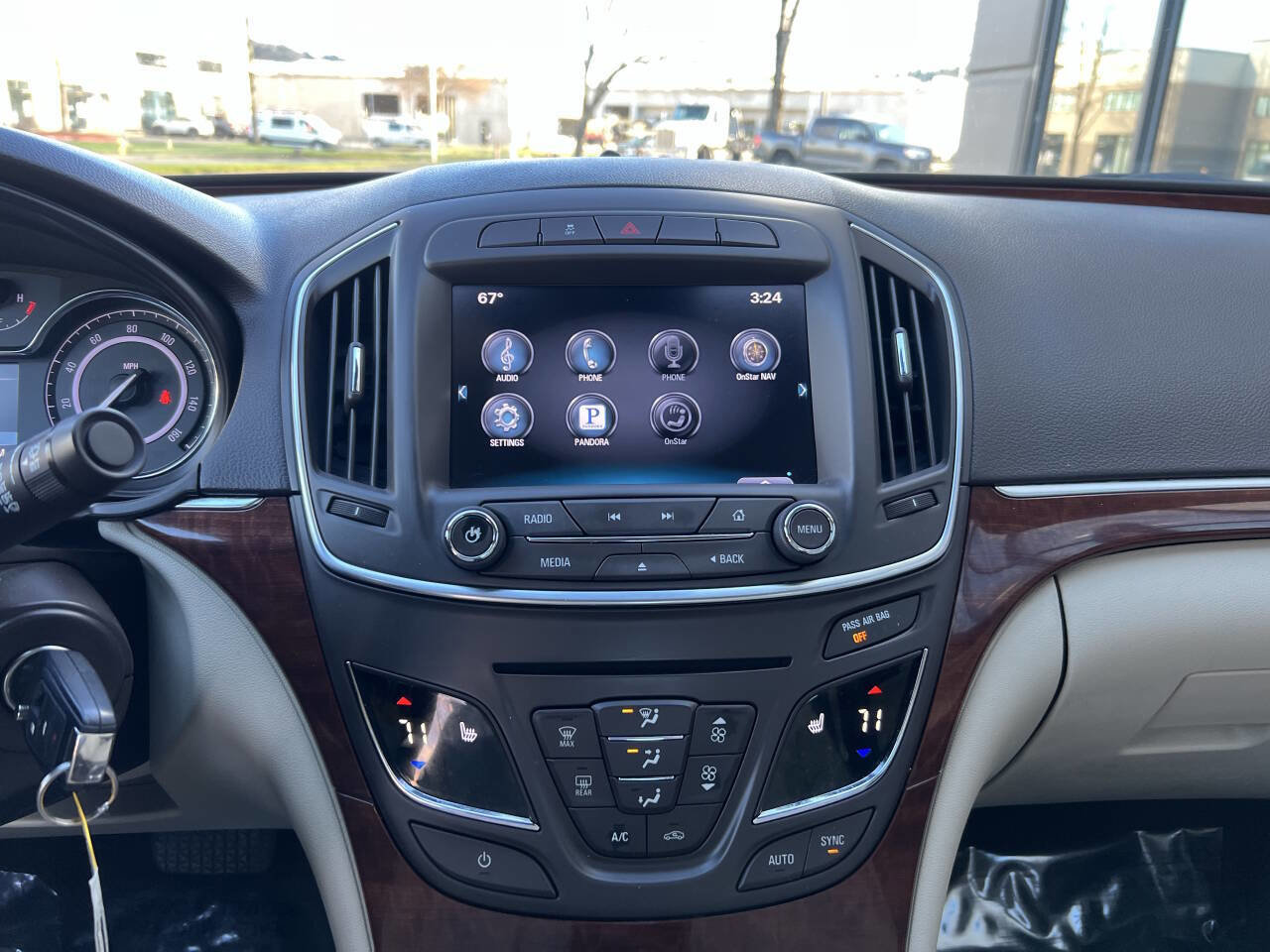 Used 2014 Buick Regal image 15