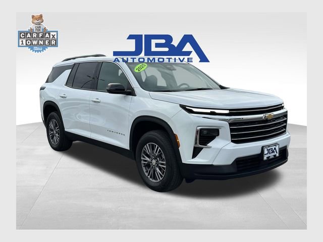 Used 2025 Chevrolet Traverse LT image 1