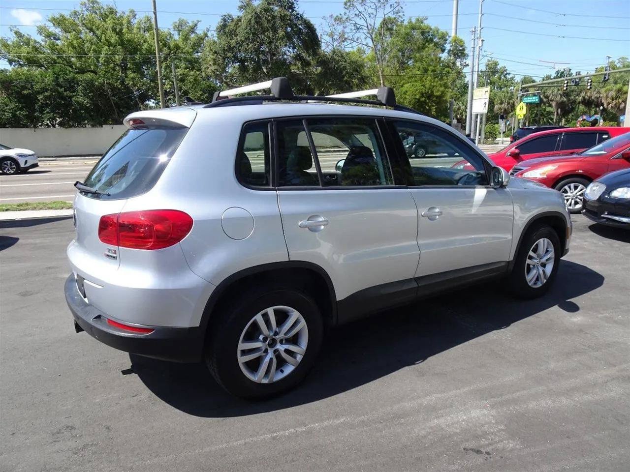 Used 2017 Volkswagen Tiguan S AWD/4WD image 5