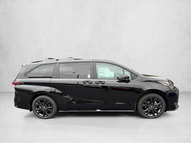 New 2026 Toyota Sienna XSE FWD image 2