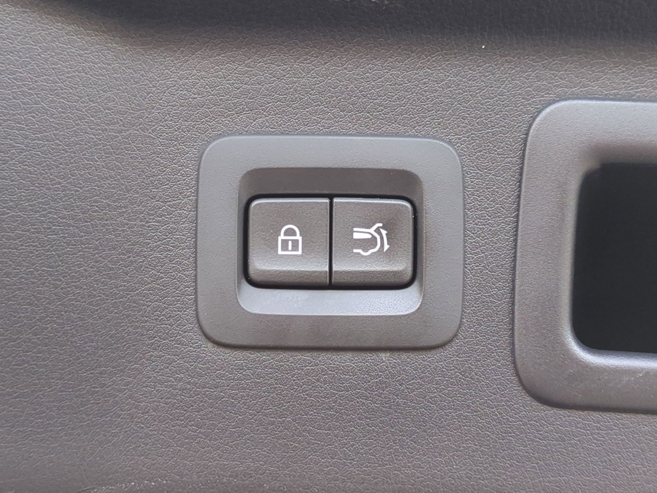 Certified 2024 MAZDA CX-90 Plug-In Hybrid w/ Preferred image 33