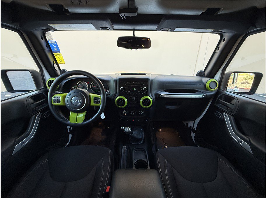 Used 2014 Jeep Wrangler Unlimited Sahara w/ Connectivity Group AWD/4WD image 8
