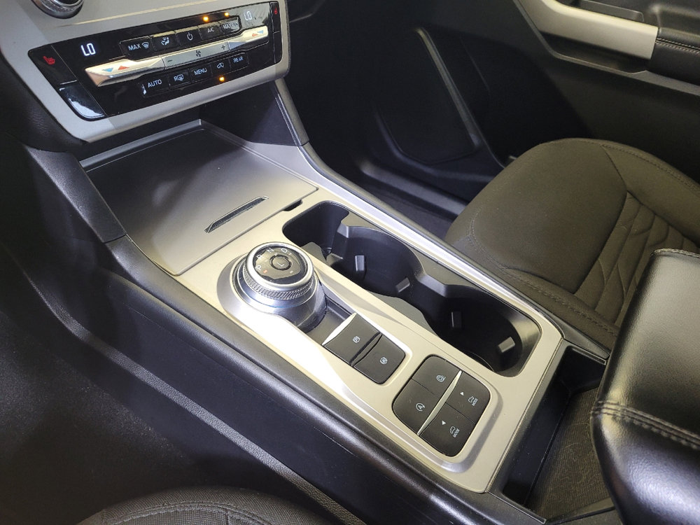 Used 2021 Ford Explorer XLT image 26