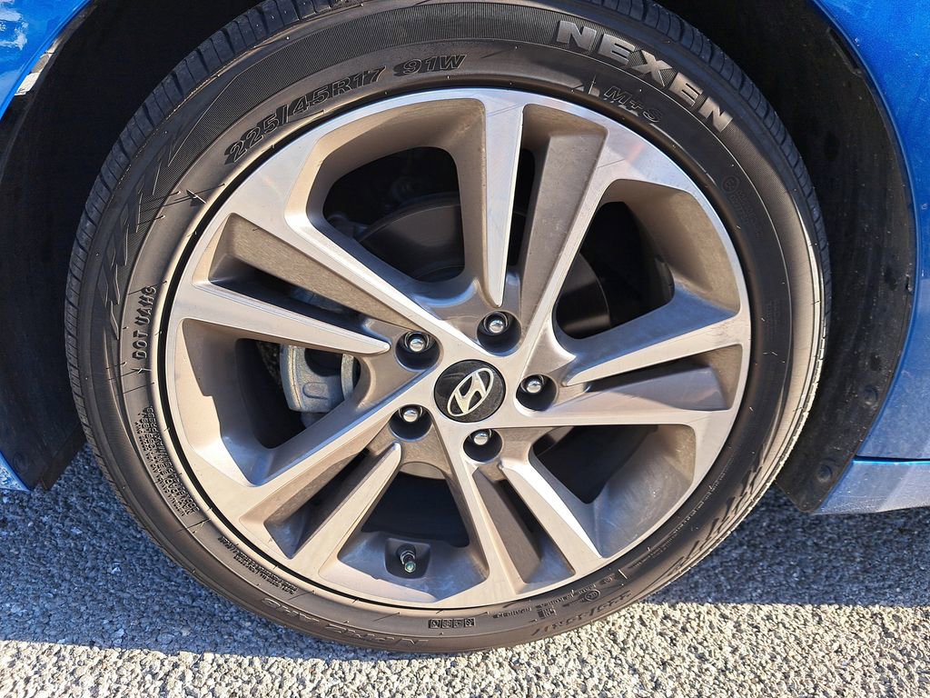 Used 2017 Hyundai Elantra Limited w/ Limited Tech Package 08 image 3