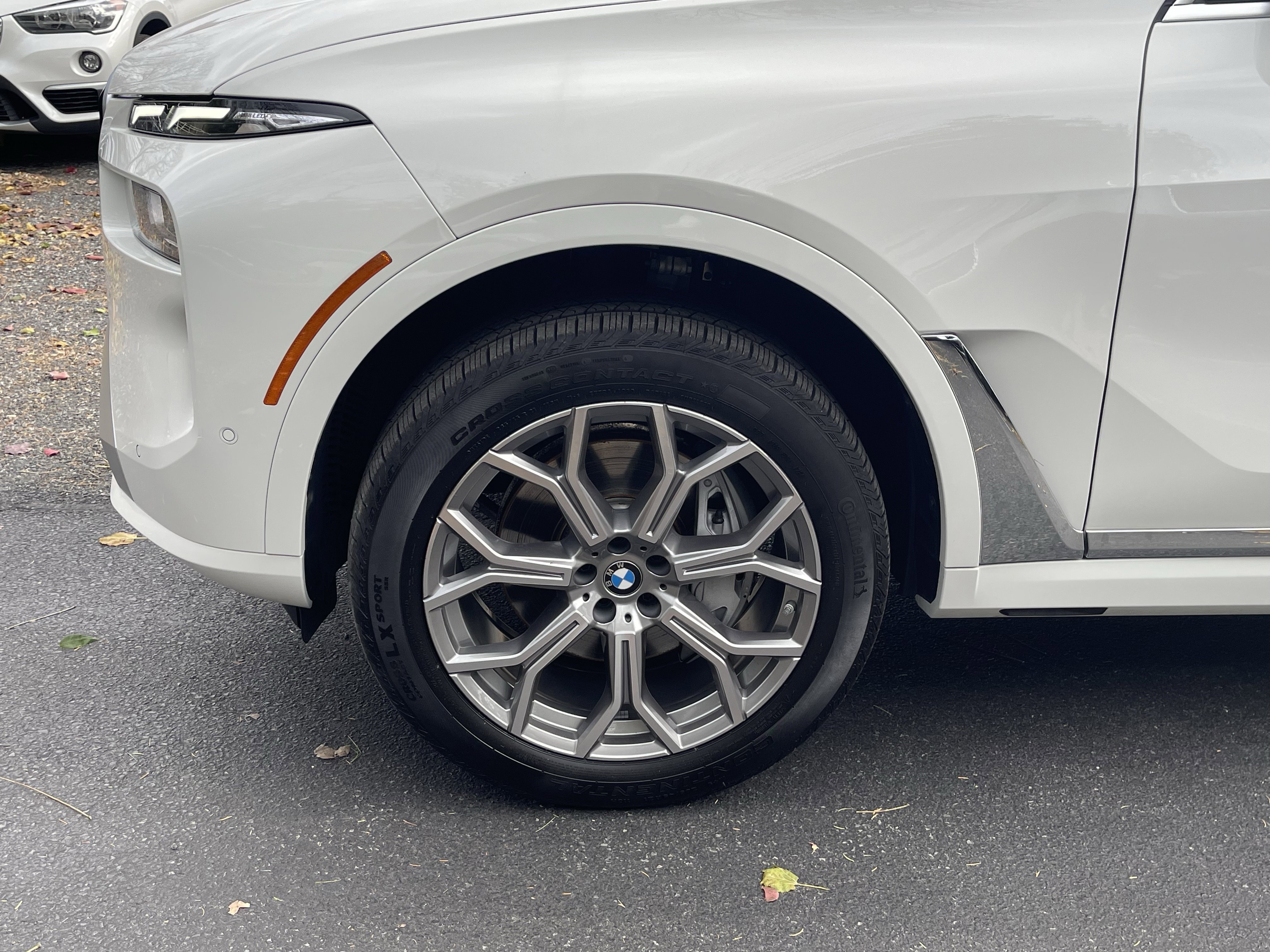 Certified 2025 BMW X7 xDrive40i image 4