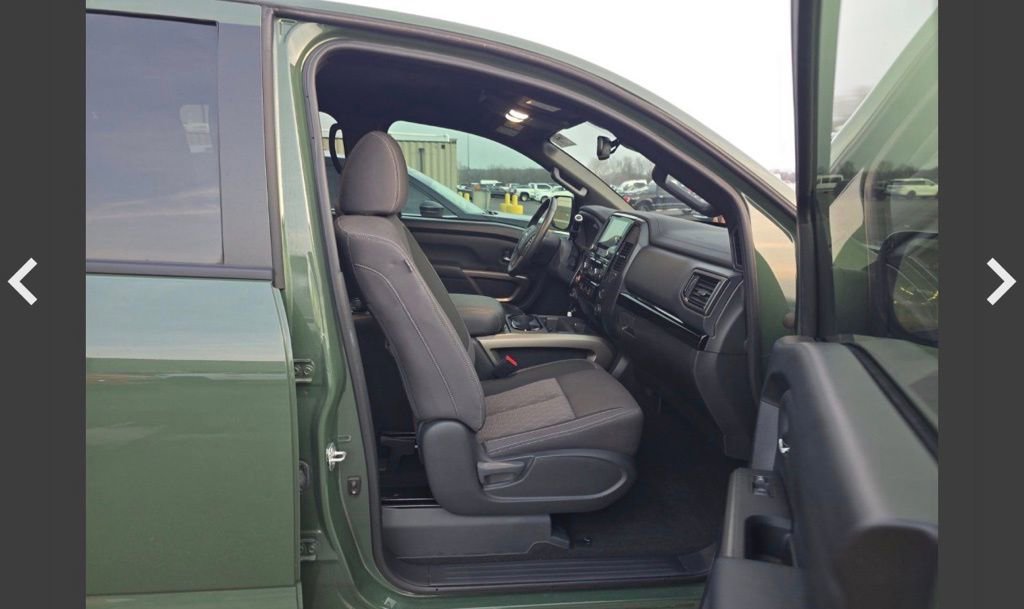 Used 2024 Nissan Titan SV w/ SV Bronze Edition Package image 13