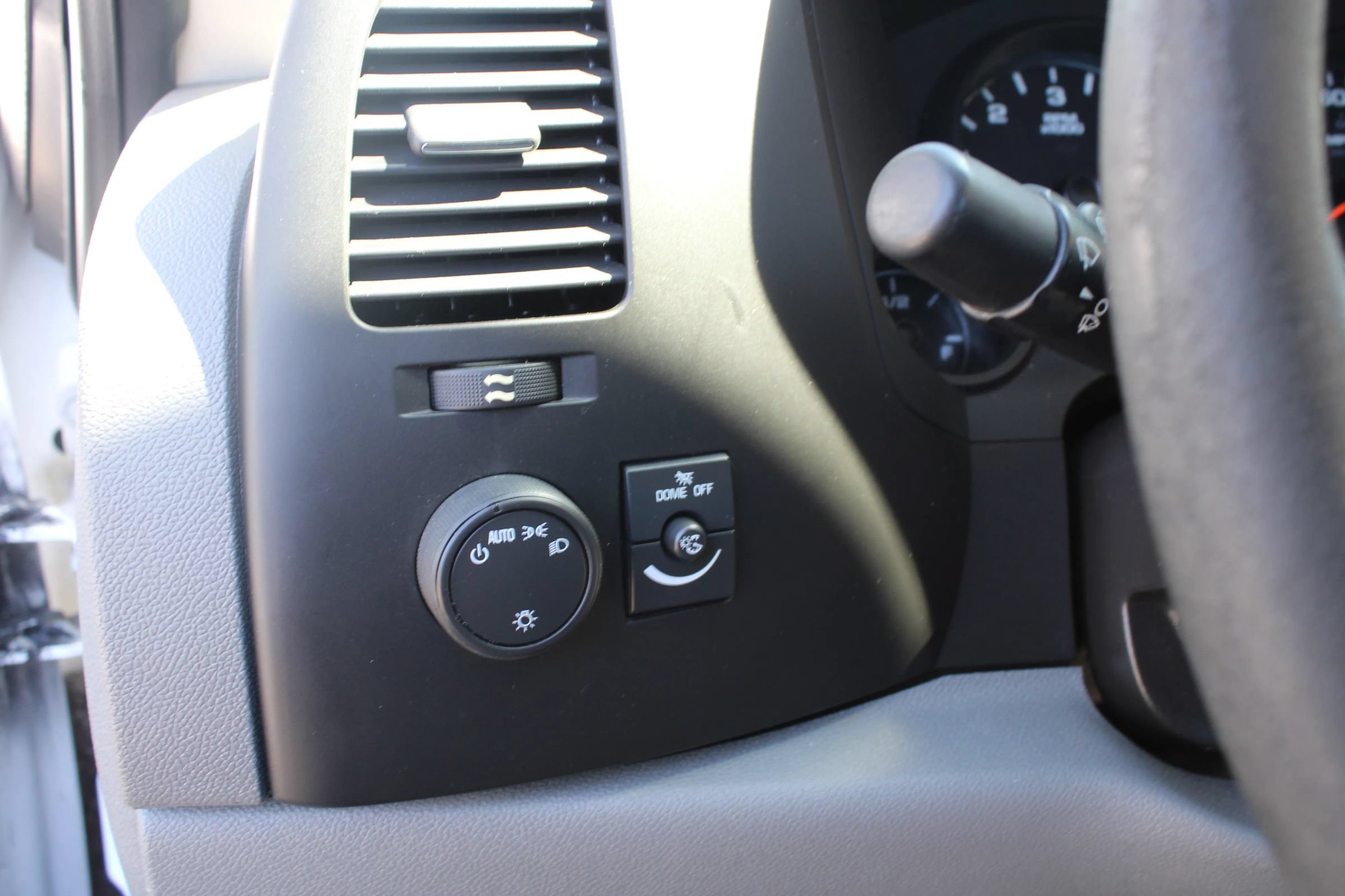 Used 2013 Chevrolet Silverado 1500 W/T RWD image 12