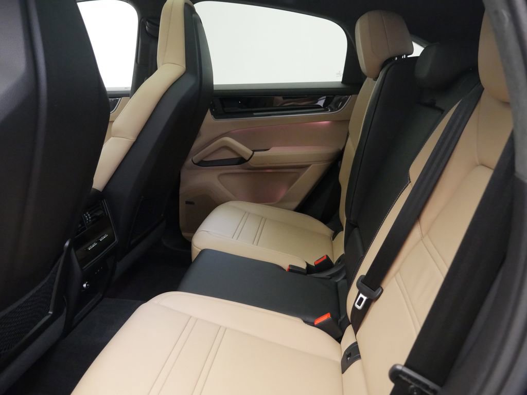 Certified 2024 Porsche Cayenne Turbo image 20