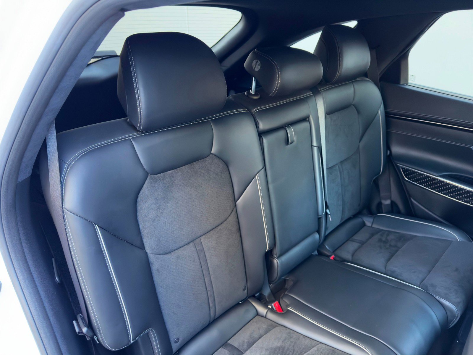 Used 2022 Genesis GV70 3.5T Sport w/ Sport Prestige Package image 43