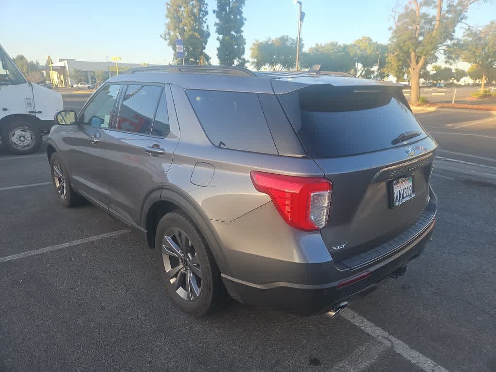 Certified 2021 Ford Explorer XLT w/ Equipment Group 202A AWD/4WD image 5