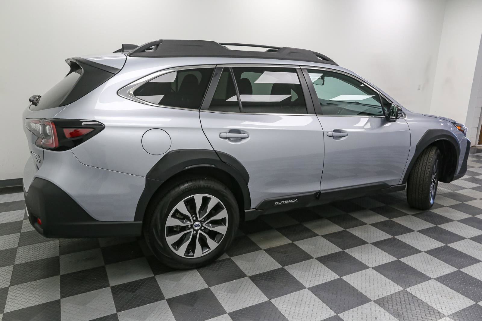 Used 2024 Subaru Outback Limited XT image 8