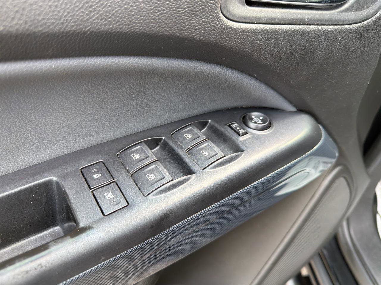 Used 2018 Chevrolet Colorado Z71 AWD/4WD image 14