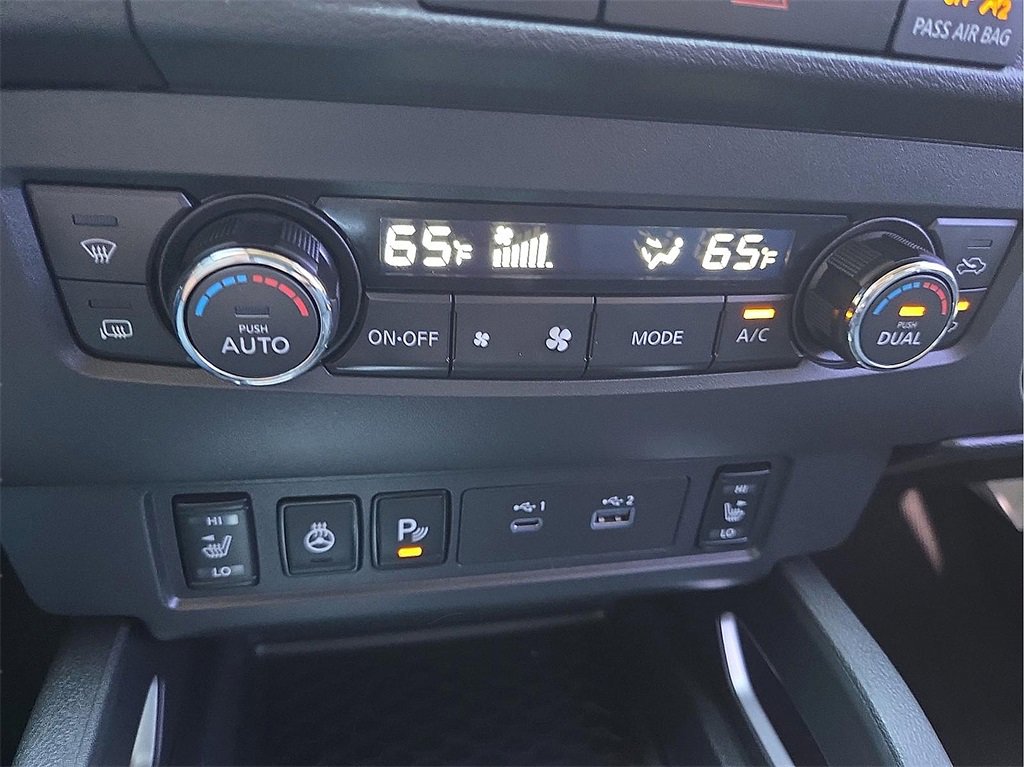 Used 2024 Nissan Frontier SV w/ SV Convenience Package image 15