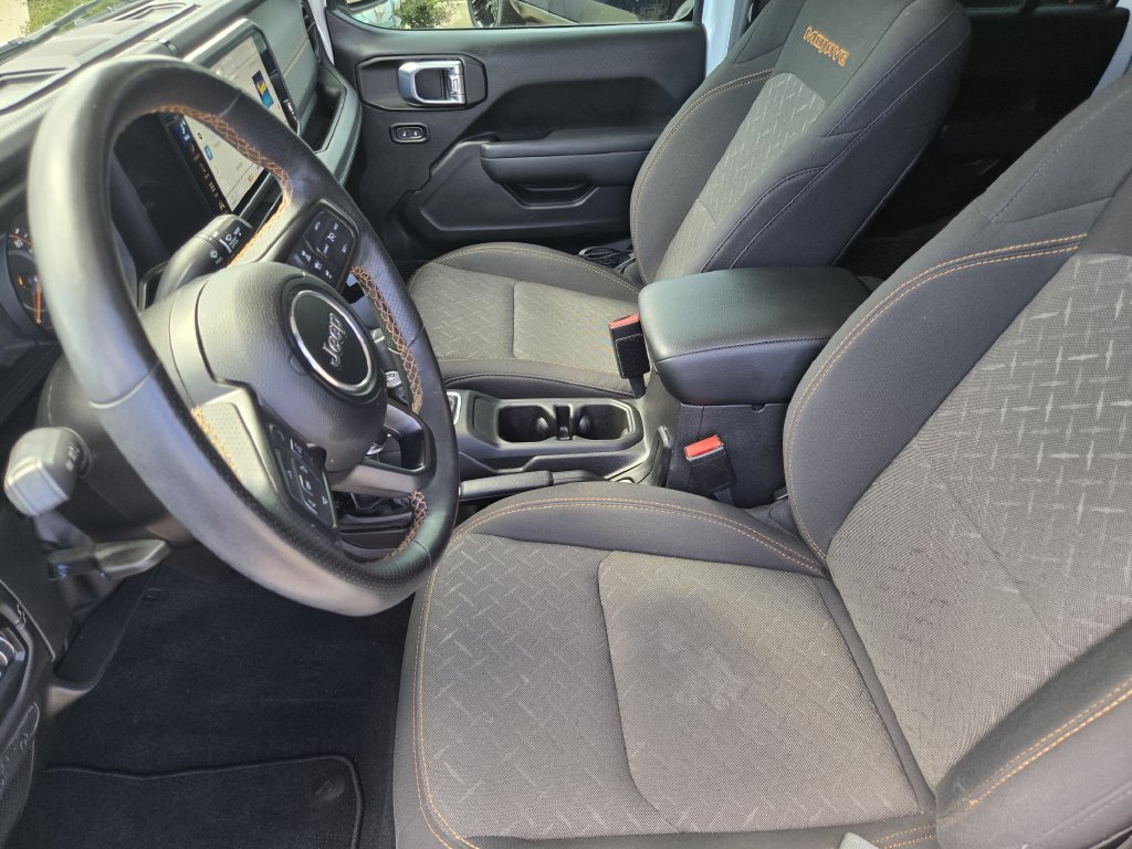 Used 2025 Jeep Gladiator Mojave w/ Convenience Group AWD/4WD image 15