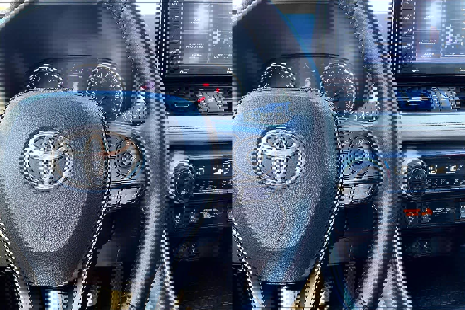 Used 2021 Toyota RAV4 XLE Premium FWD image 24