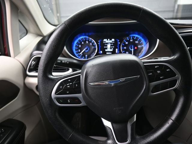 Used 2021 Chrysler Voyager Lxi image 8