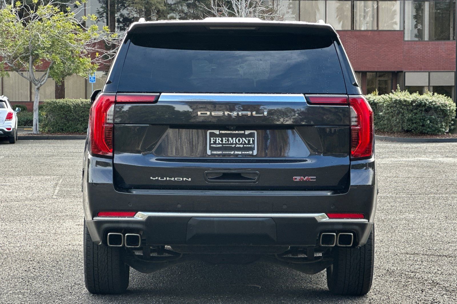 Used 2025 GMC Yukon Denali image 4