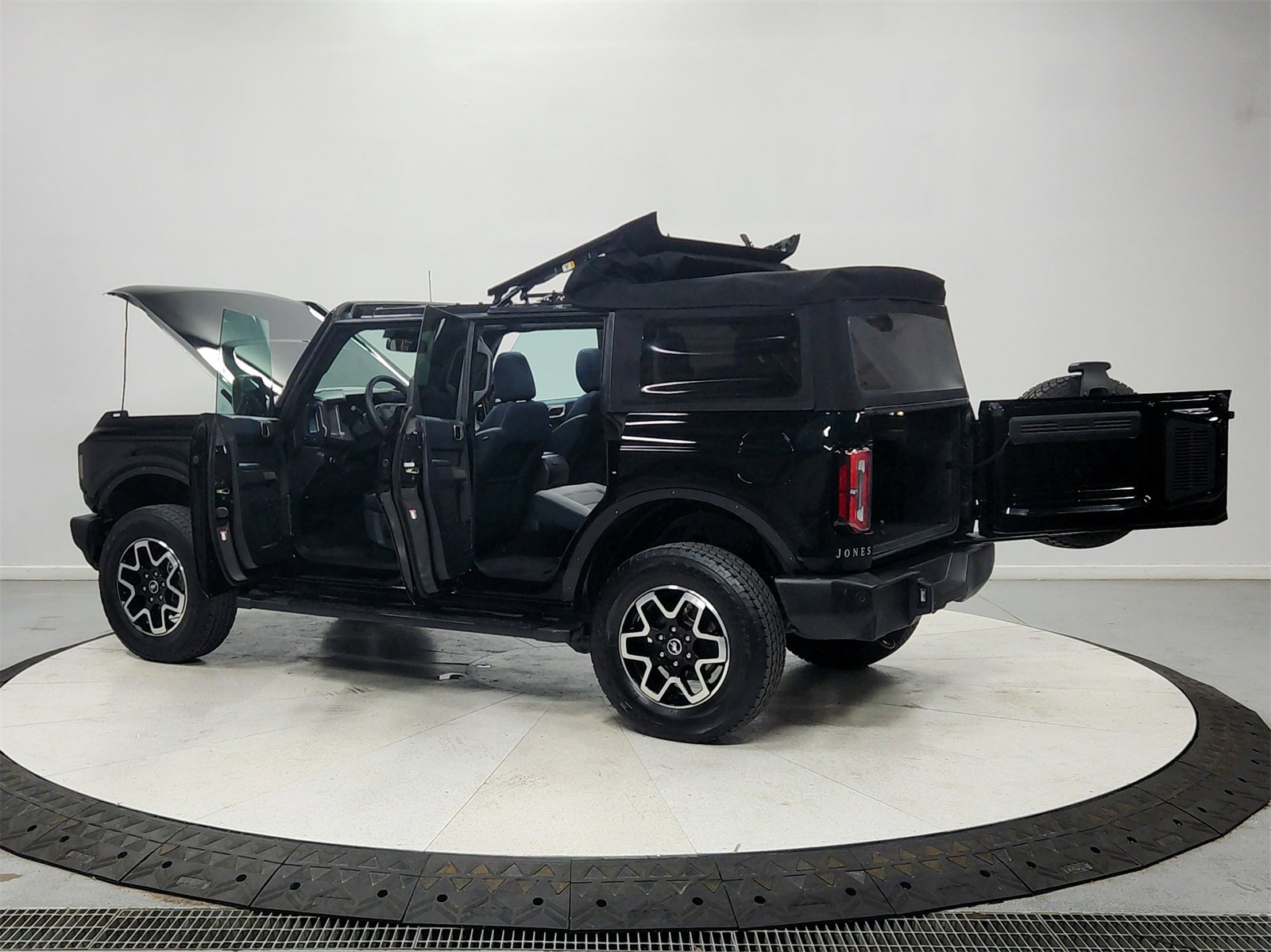 Used 2022 Ford Bronco Outer Banks image 13