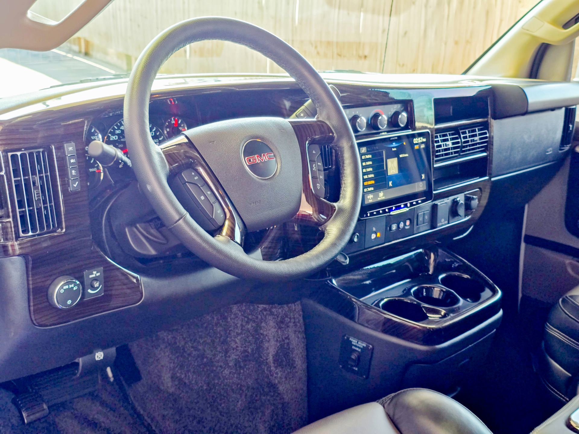 Used 2025 GMC Savana 2500 w/ Driver Convenience Package image 11