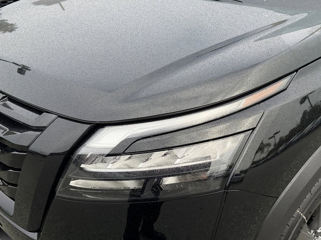 New 2025 Nissan Pathfinder SV image 33