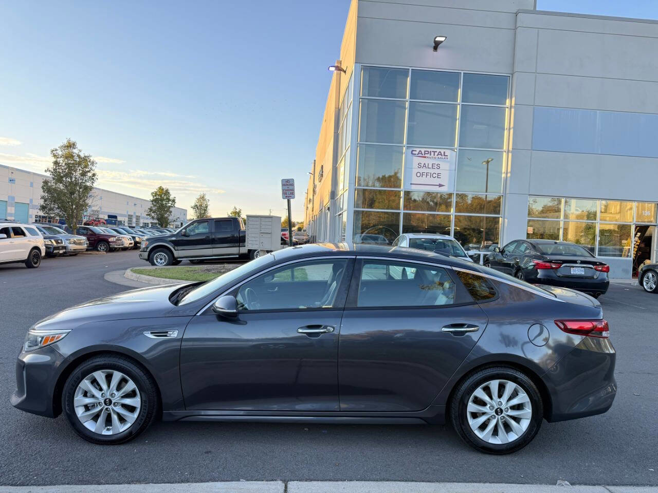 Used 2018 Kia Optima S image 13