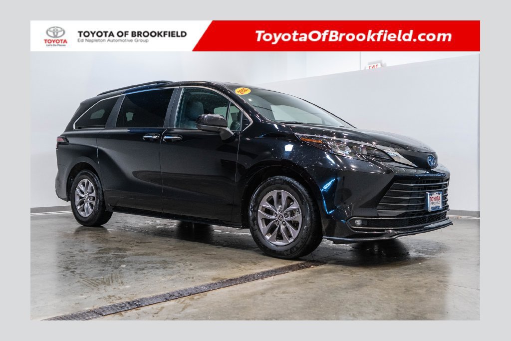 Used 2025 Toyota Sienna XLE