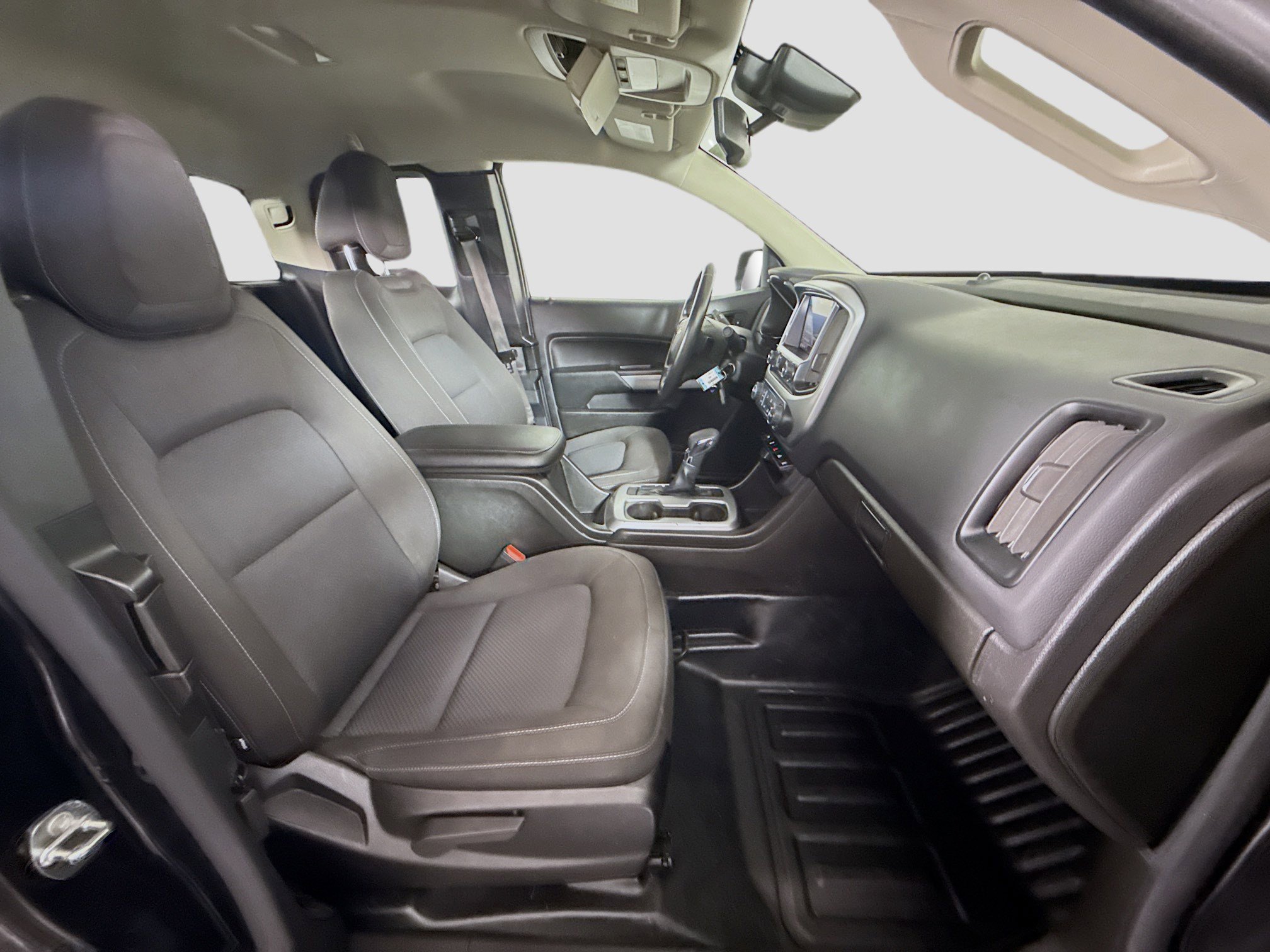 Used 2022 Chevrolet Colorado LT w/ Fleet Safety Package image 28