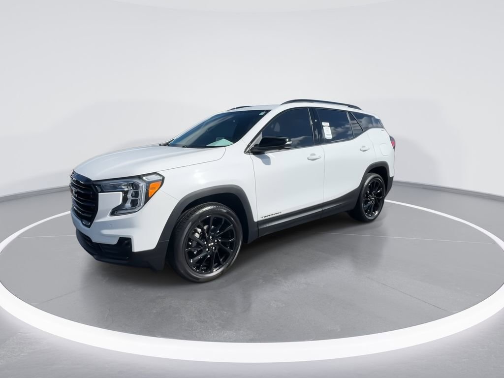 Used 2024 GMC Terrain SLT w/ Tech Package image 4