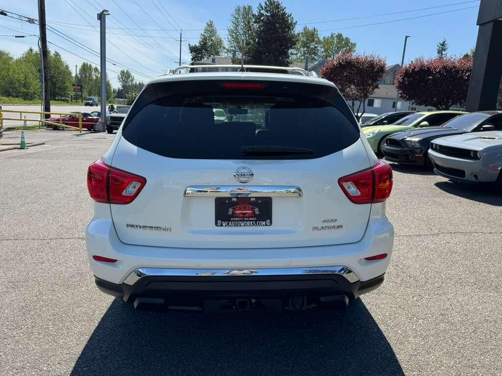 Used 2017 Nissan Pathfinder Platinum AWD/4WD image 16