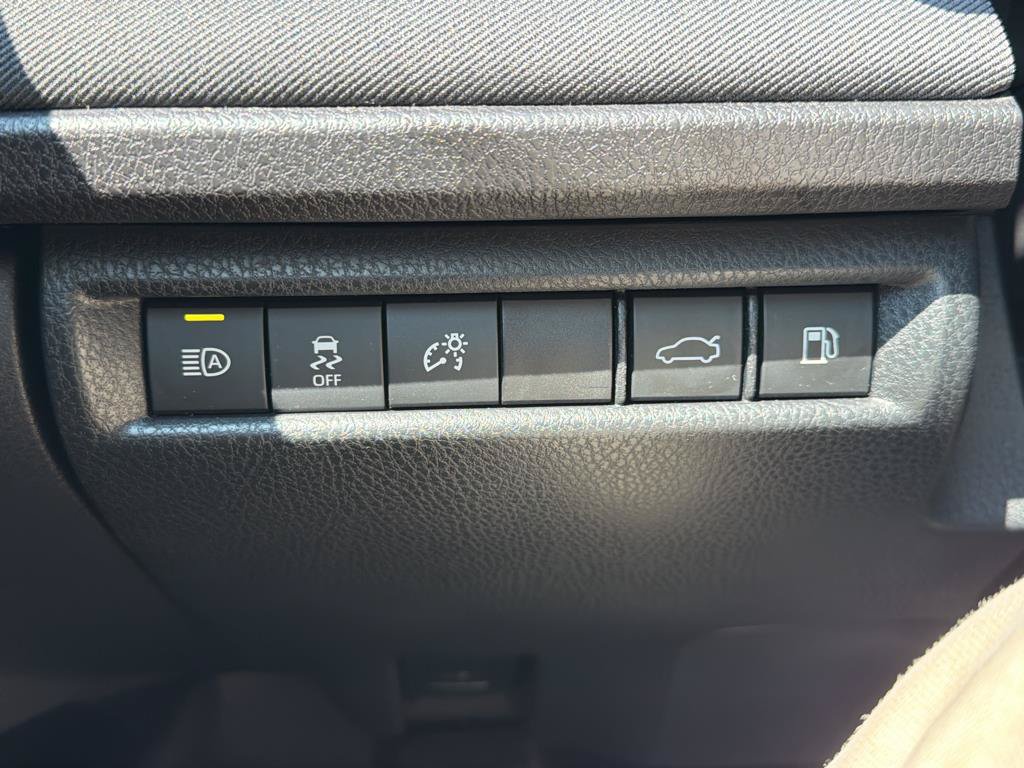 Used 2025 Toyota Camry LE w/ Convenience Package FWD image 14