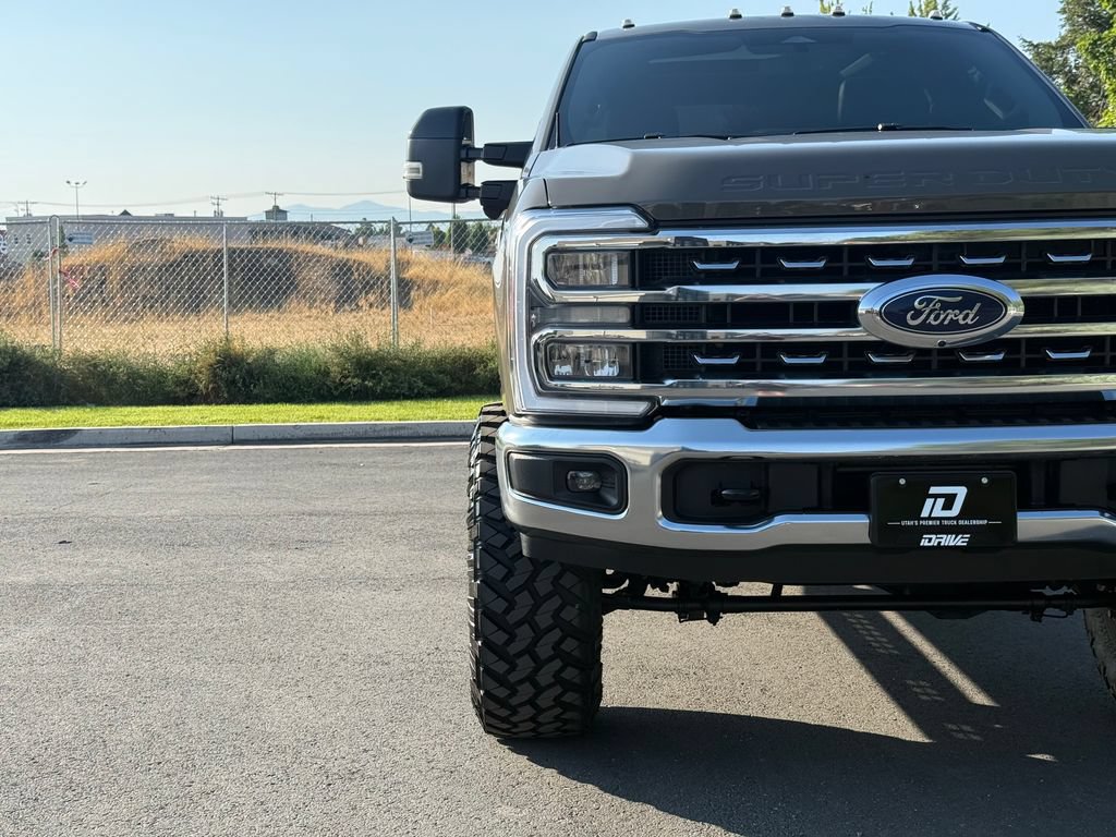 Used 2026 Ford F350 Lariat AWD/4WD image 4