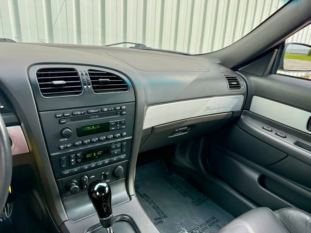 Used 2002 Ford Thunderbird image 19