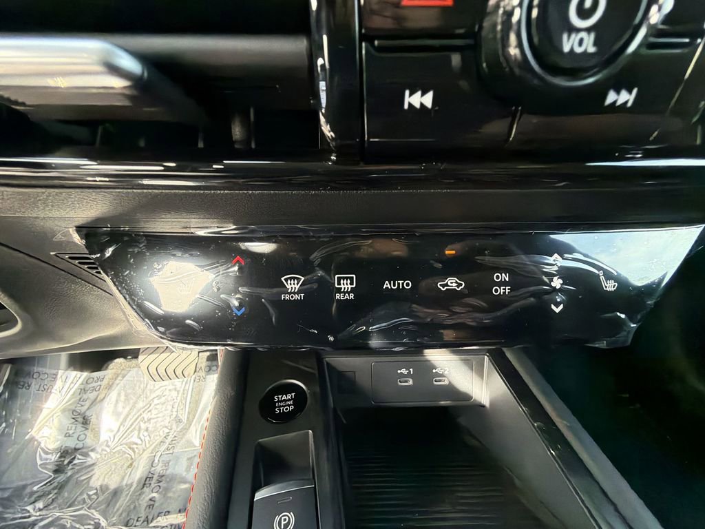 New 2026 Nissan Kicks SR w/ SR Premium Package AWD/4WD image 18