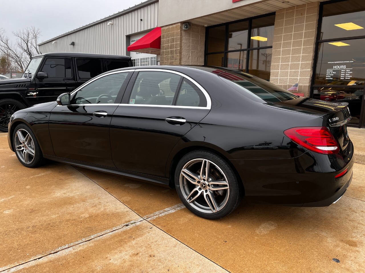 Used 2019 Mercedes-Benz E 300 4MATIC image 3