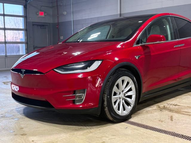 Used 2018 Tesla Model X 75D image 4
