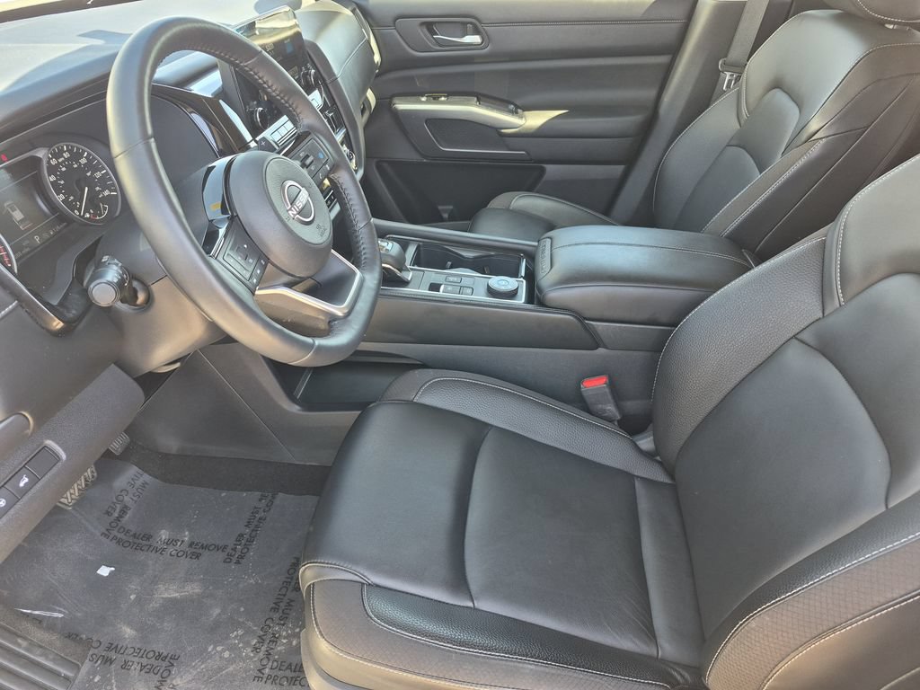 Used 2023 Nissan Pathfinder SL w/ SL Black Package AWD/4WD image 11