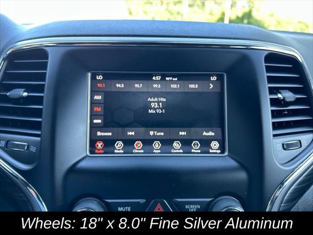 Certified 2021 Jeep Grand Cherokee Laredo AWD/4WD image 24