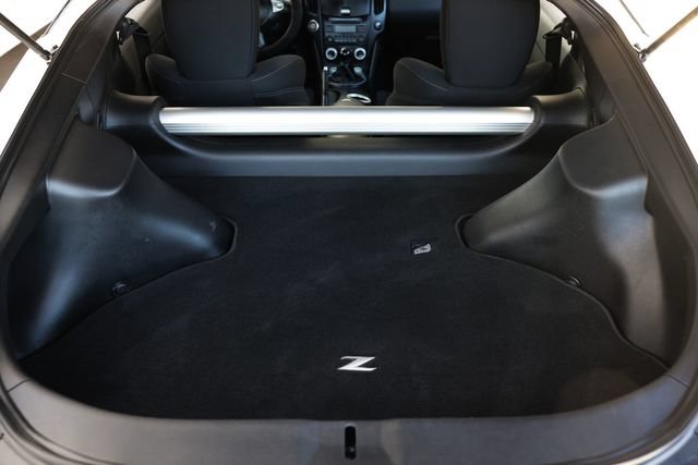 Used 2016 Nissan 370Z Coupe RWD image 11