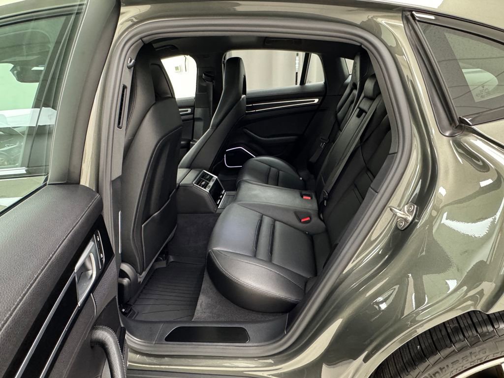 Used 2023 Porsche Panamera 4 Platinum Edition image 12