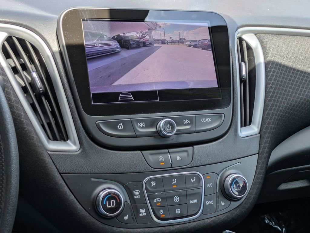 Used 2023 Chevrolet Malibu LT image 17